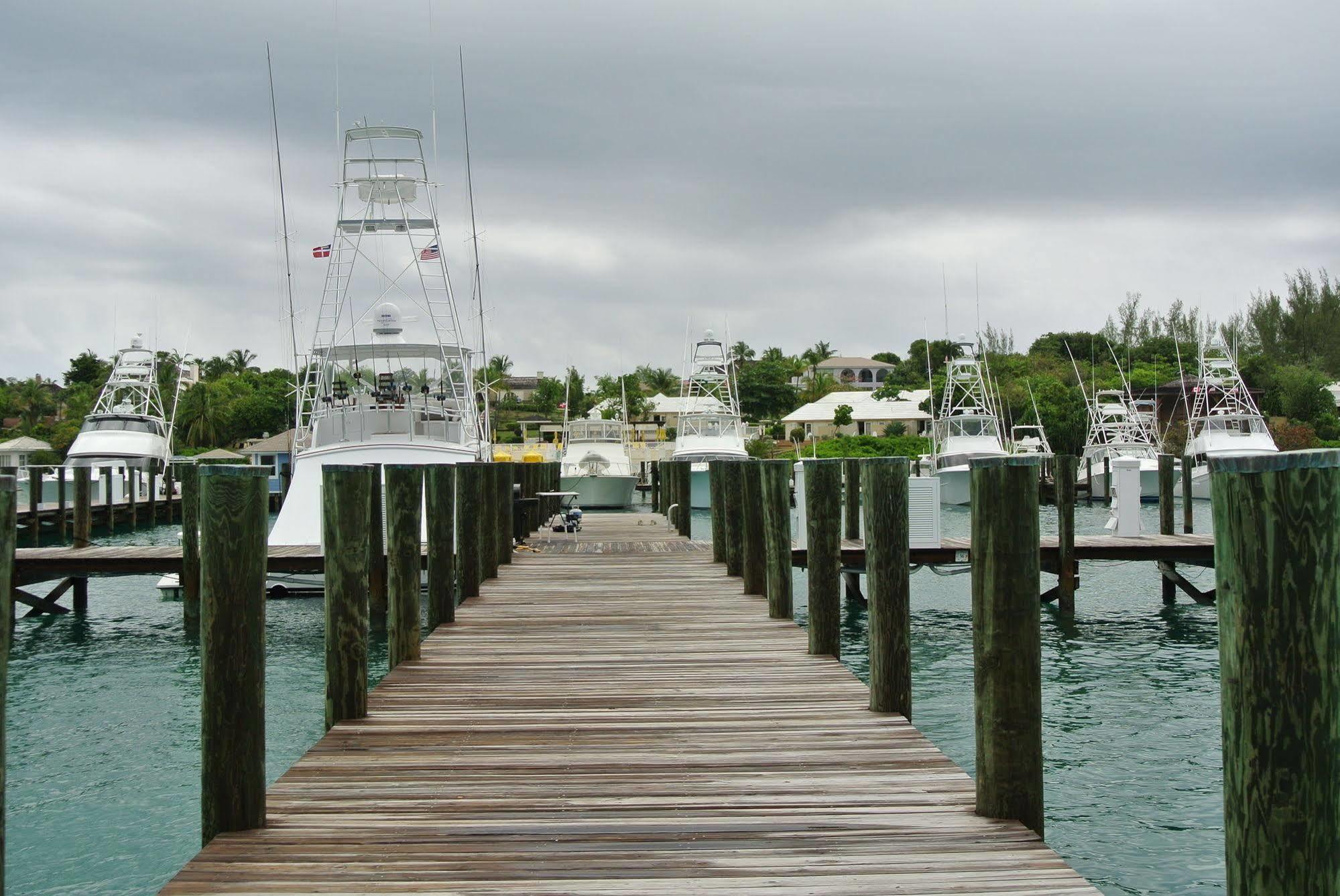 Romora Bay Resort & Marina Dunmore Town Esterno foto